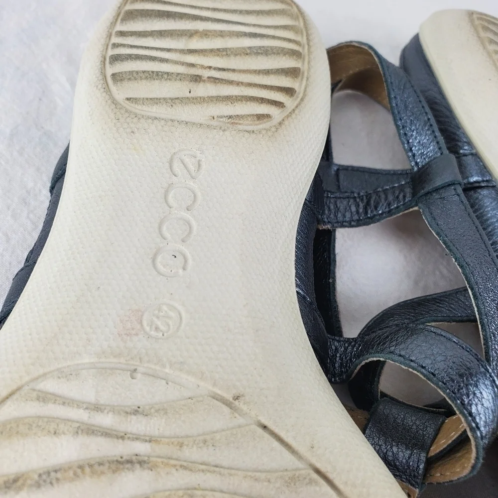 Ecco grey metallic thong sandals size 42
